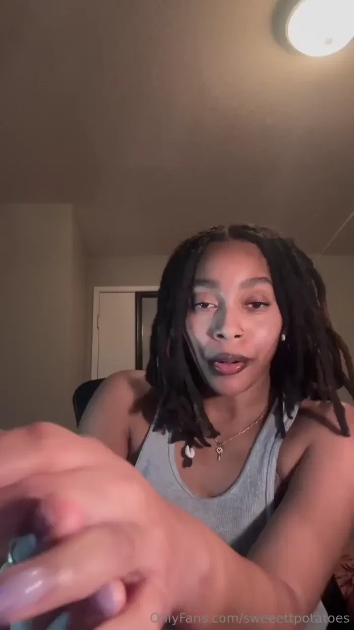 Self worship video watch me suck on my pretty toes while i get them 