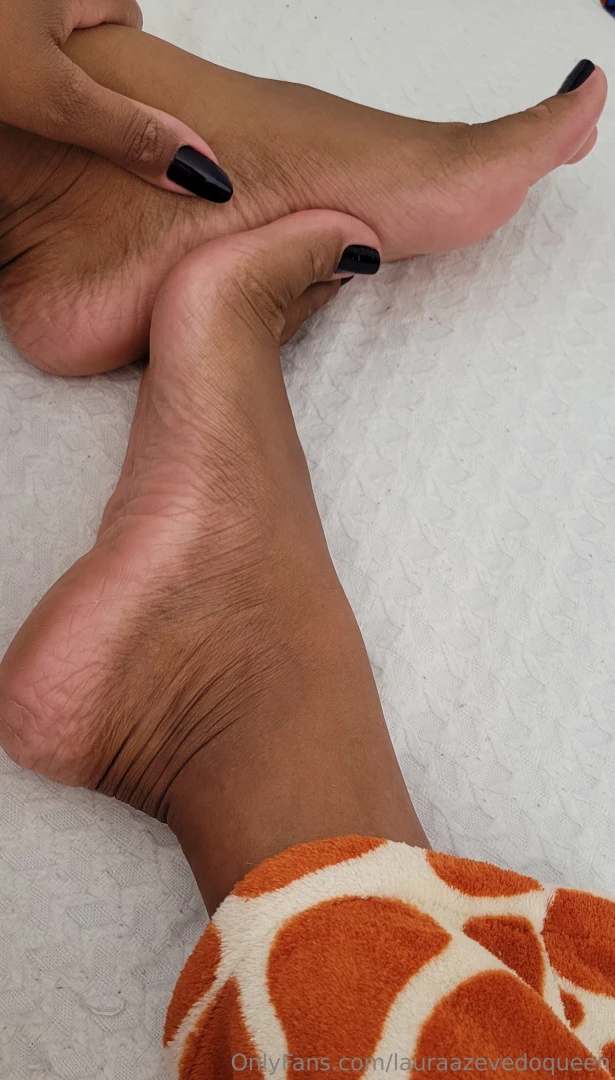 Lauraazevedoqueen1 part 97 