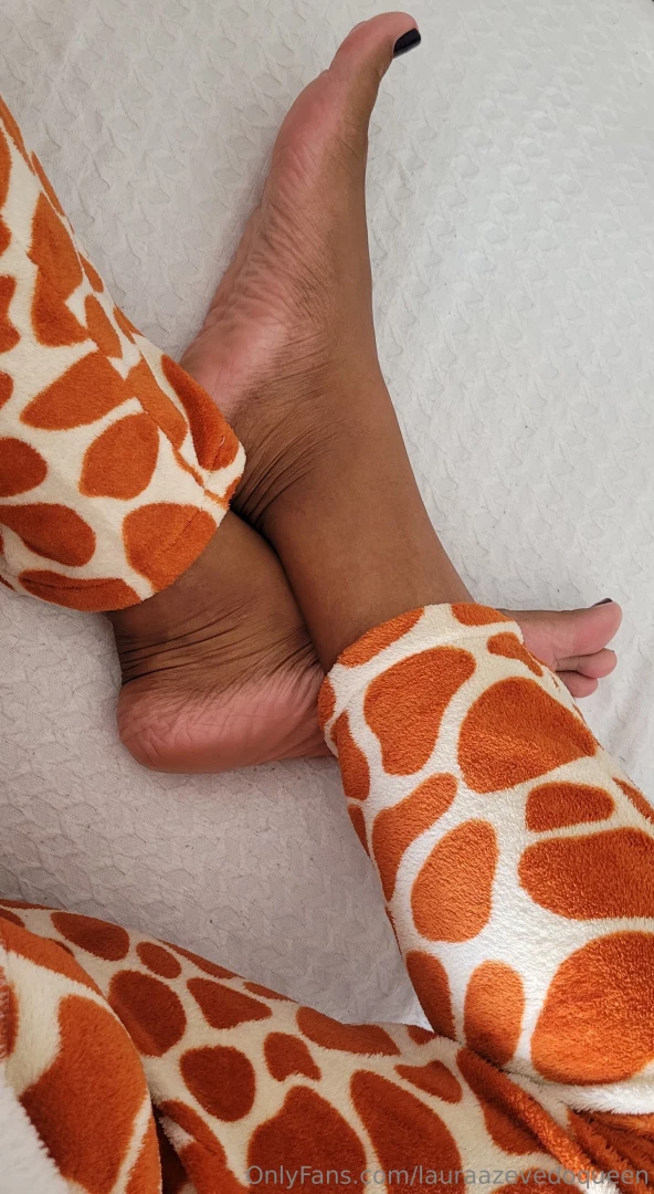 Lauraazevedoqueen1 part 99 