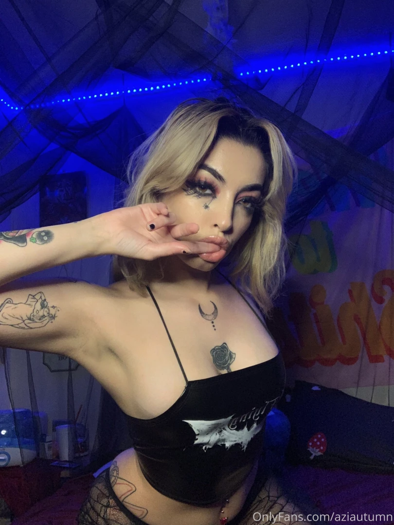 I know i said i would post from a photoshoot today but i noticed i part 9 