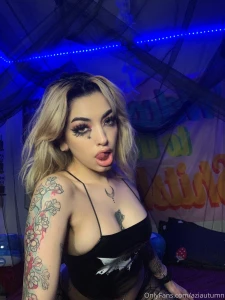 I know i said i would post from a photoshoot today but i noticed i part 6