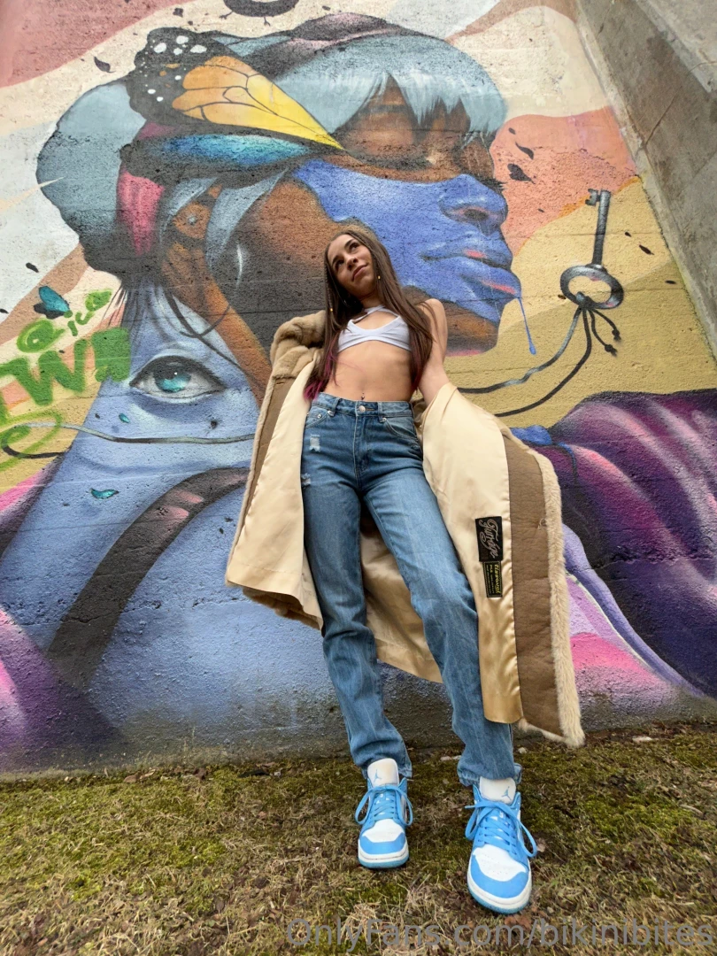 This wall makes me look so good 