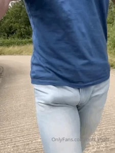 Just uploaded to bobshaft2 my very sexy jeans bulge video with a part 1