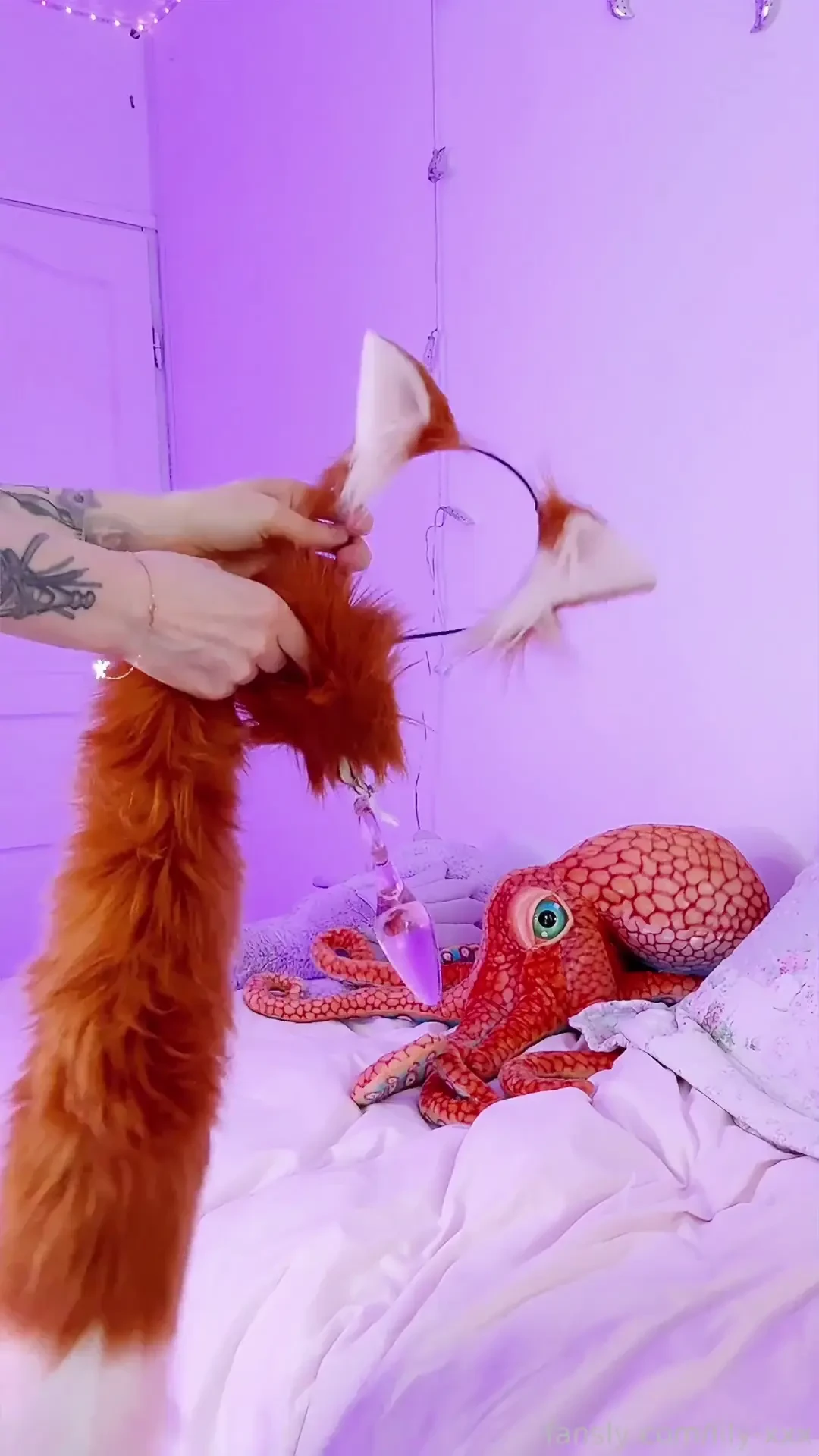 Fox girl incoming fyp redhead foxtail buttplug tailplug analplug cute 