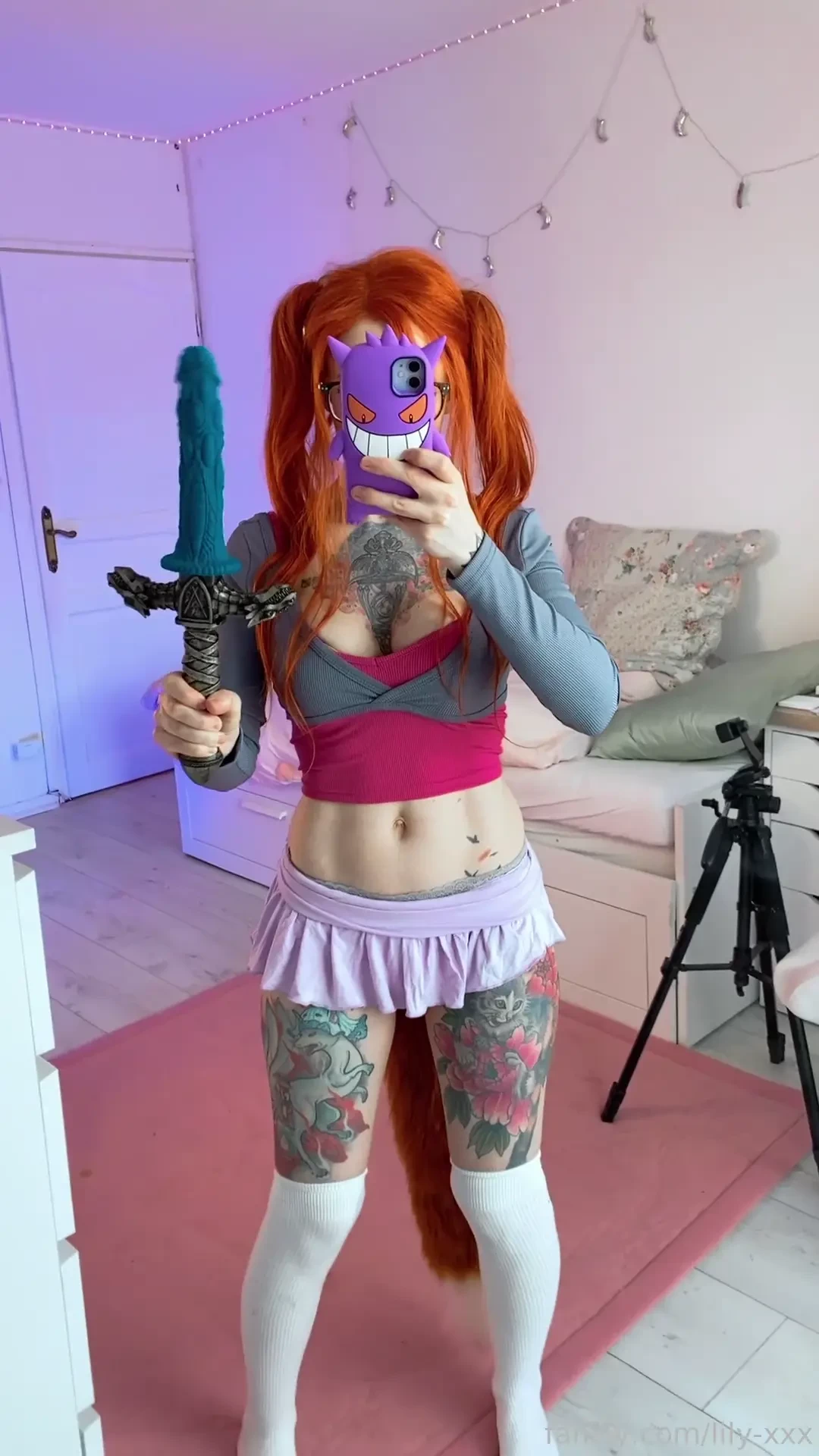 I challenge you to a duel do you accept the challenge loser takes it 