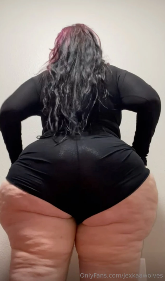 If you re gonna spank me make sure you to make it hard 