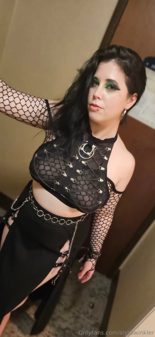 I forgot to post this look from saturday night it was very difficult 