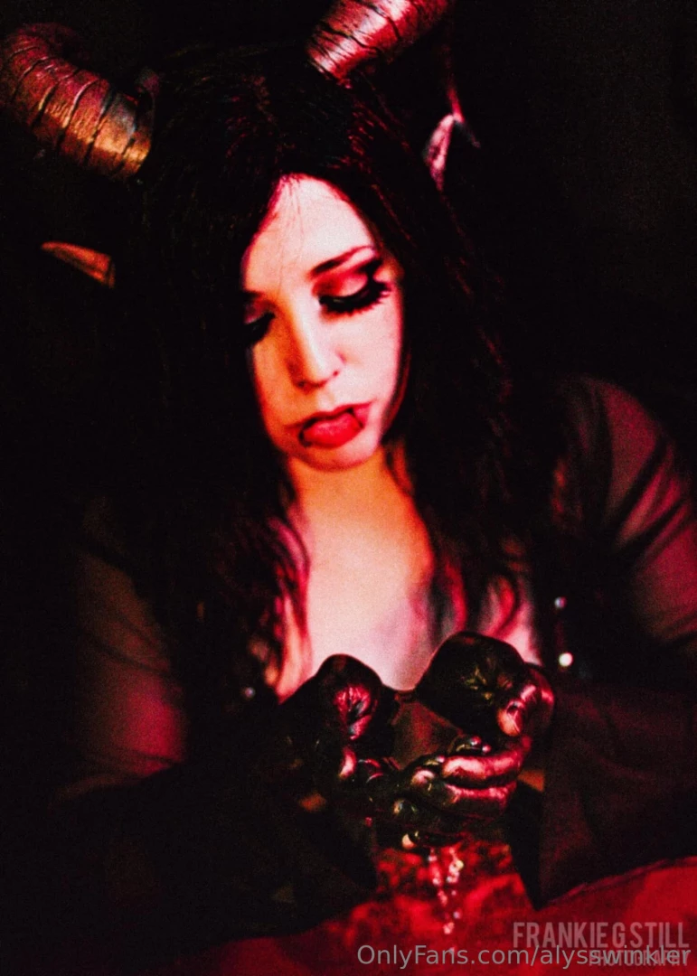 Just recieved these new edits on a spooky shoot i did a few years back 