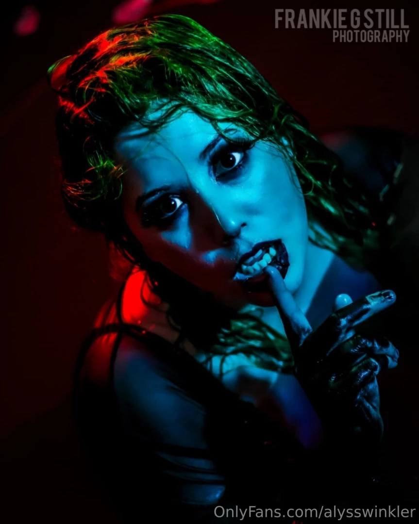 Just recieved these new edits on a spooky shoot i did a few years back part 2 