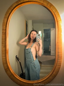 Too cute to resist but too sexy to ignore which side do you like more