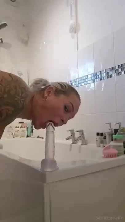 Just me a dildo and my pussy what more could you want x 