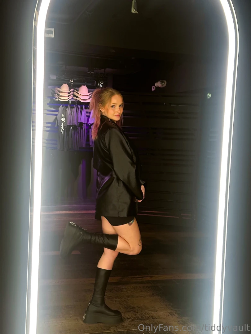 Feeling cute might send you something spicy later 