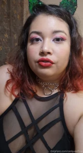 My fav choker broke from getting dommed too hard and im sad
