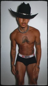 Should i go live on tuesday night will you cum