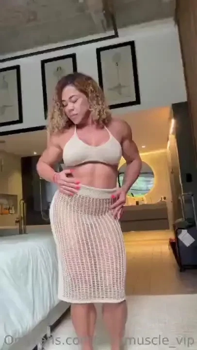 Sexy flexing striptease heading out but first i want to give you 