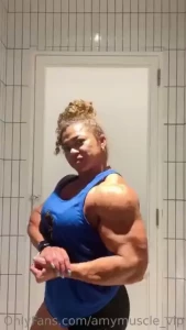 Huge biceps pump