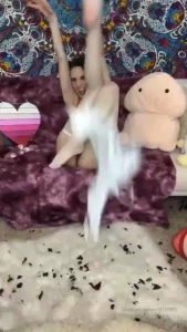 Introducing one of my roommates alorajaymesxoxo we lick each other s part 4