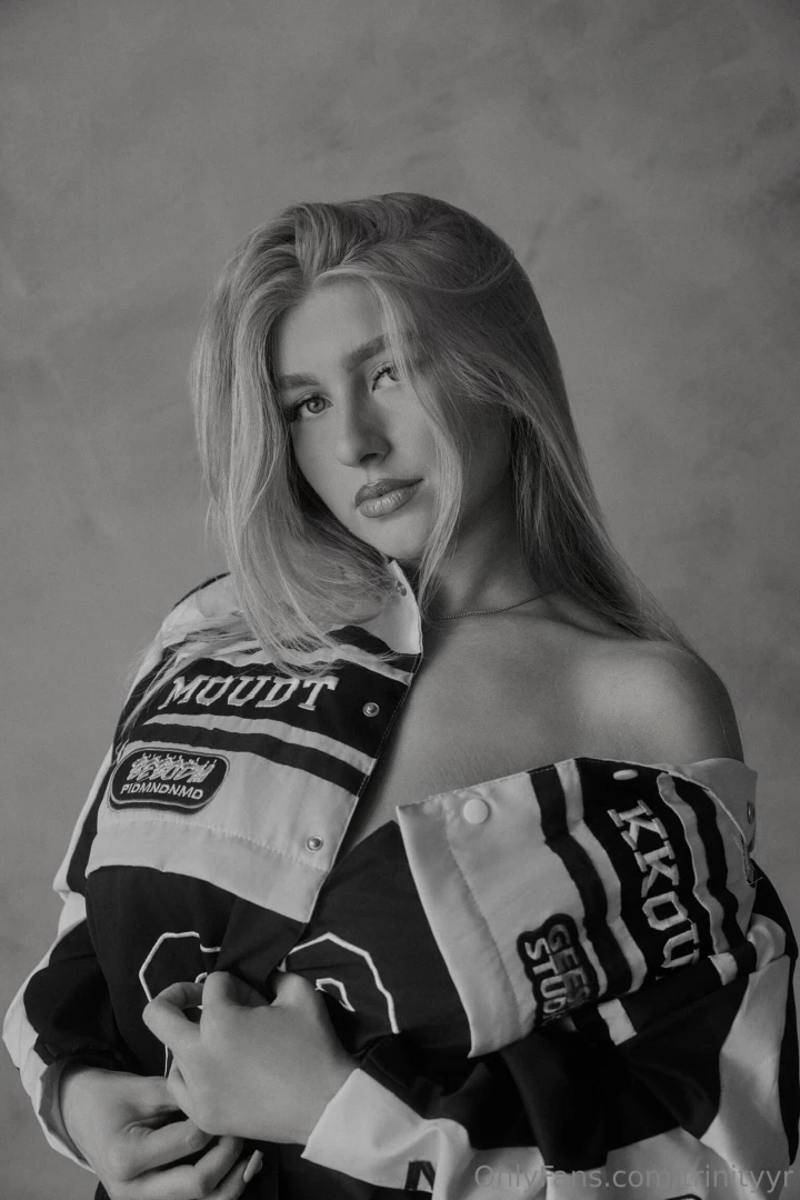 It s black it s white 