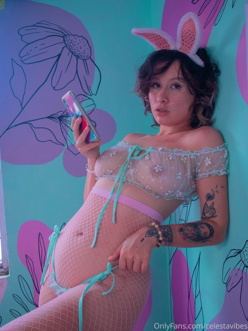 Curvas y mas curvas hacen que me den ganas de sentirme lentamente con 