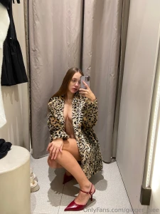 Do you think this bold print looks good on me part 1