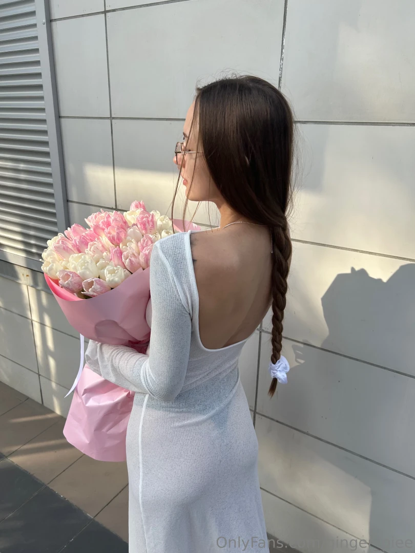 Do you think this bouquet is for yourself or a friend for her birthday 