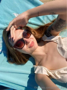 It s officially sweater weather but my mind is still on beach days and part 1