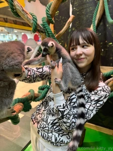 These lemurs are so cool