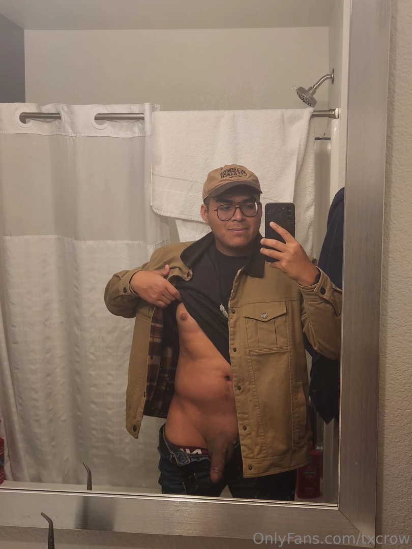 Bathroom pics from the inn have to layer up before i go out on this part 1 