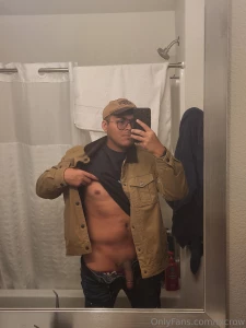 Bathroom pics from the inn have to layer up before i go out on this