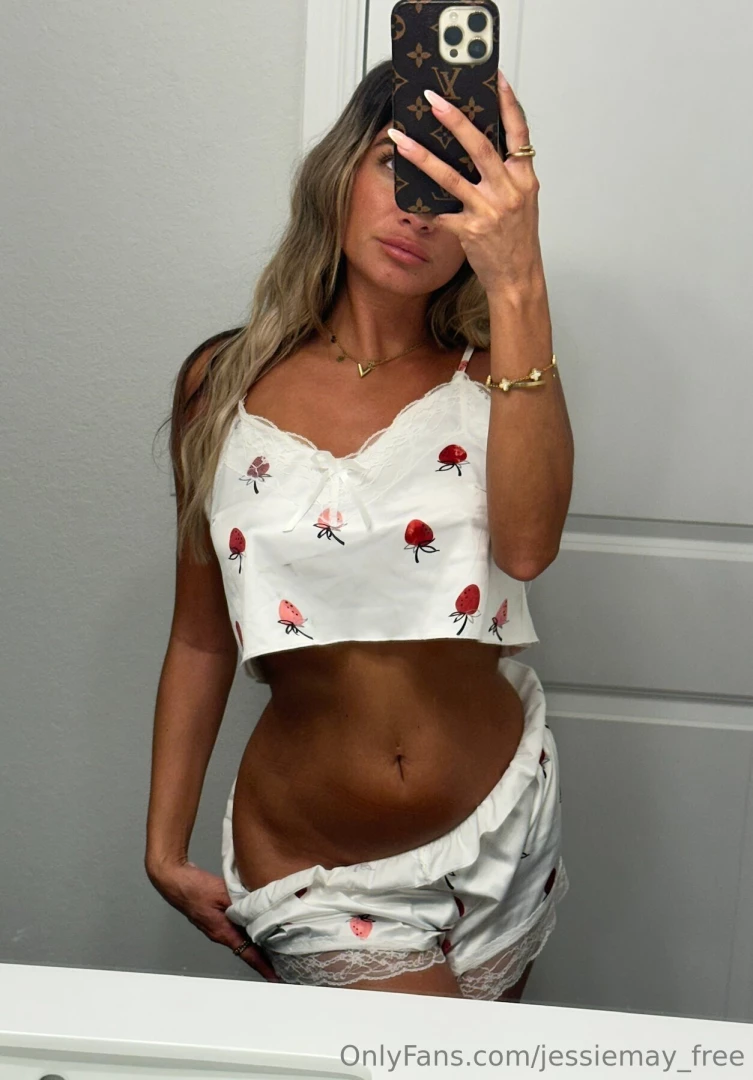 Strawberry kisses part 10 