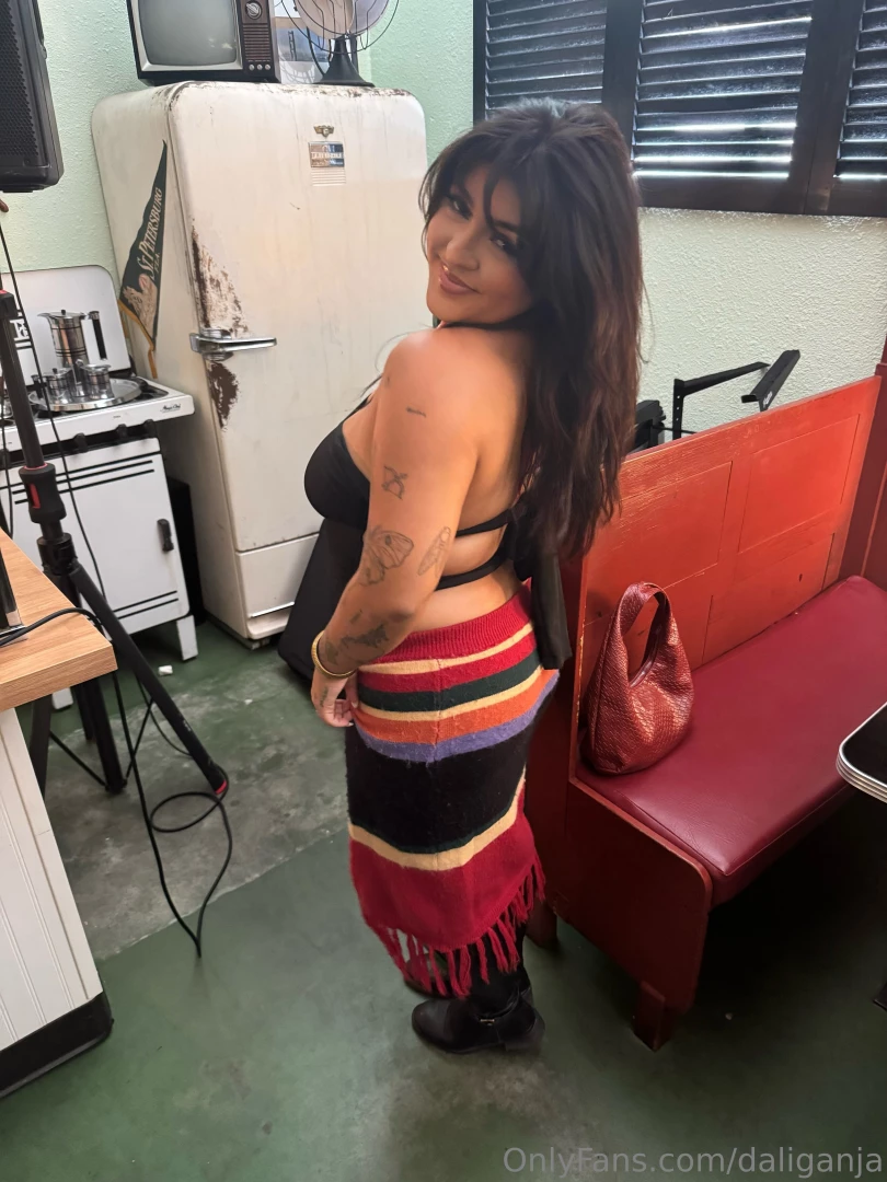 Happy to wake up with a grateful mind- how are you staying grateful 