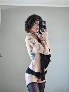 I m not sure if i m posting this for the side boob or just for the