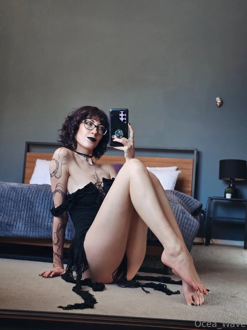 I m not trying to seduce you i just happen to look like this 