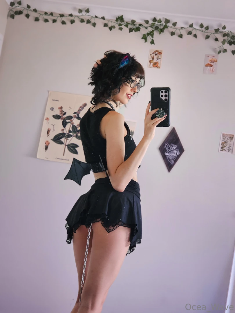 I m not wearing undies thought you should know before you keep staring 