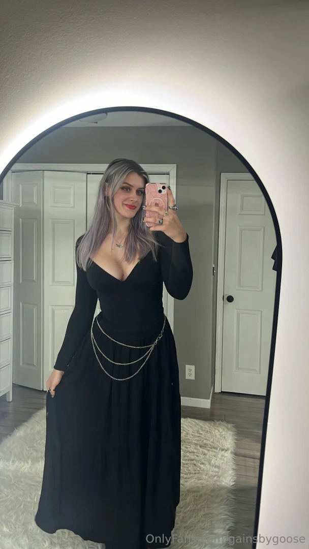 This dress has secrets do you want to discover them 