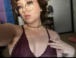 Are you going to come chat with mommie come tell me all about your day