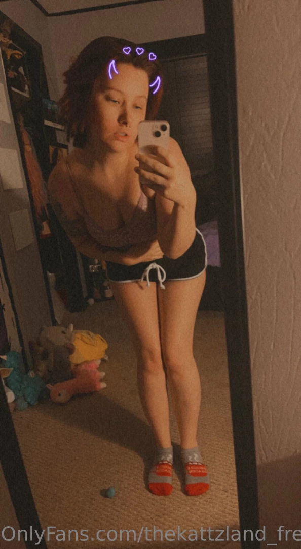 Hello baby are you ready to see me get fucked in my little maid outfit 