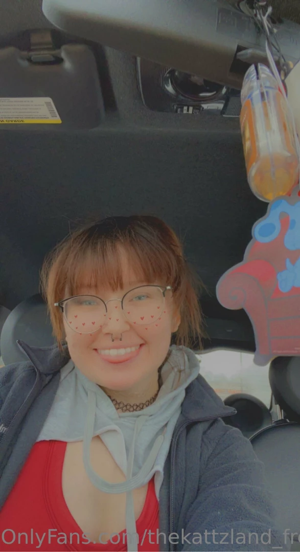 Who wants to be mommies good boy tonight and sub to my main page _ 