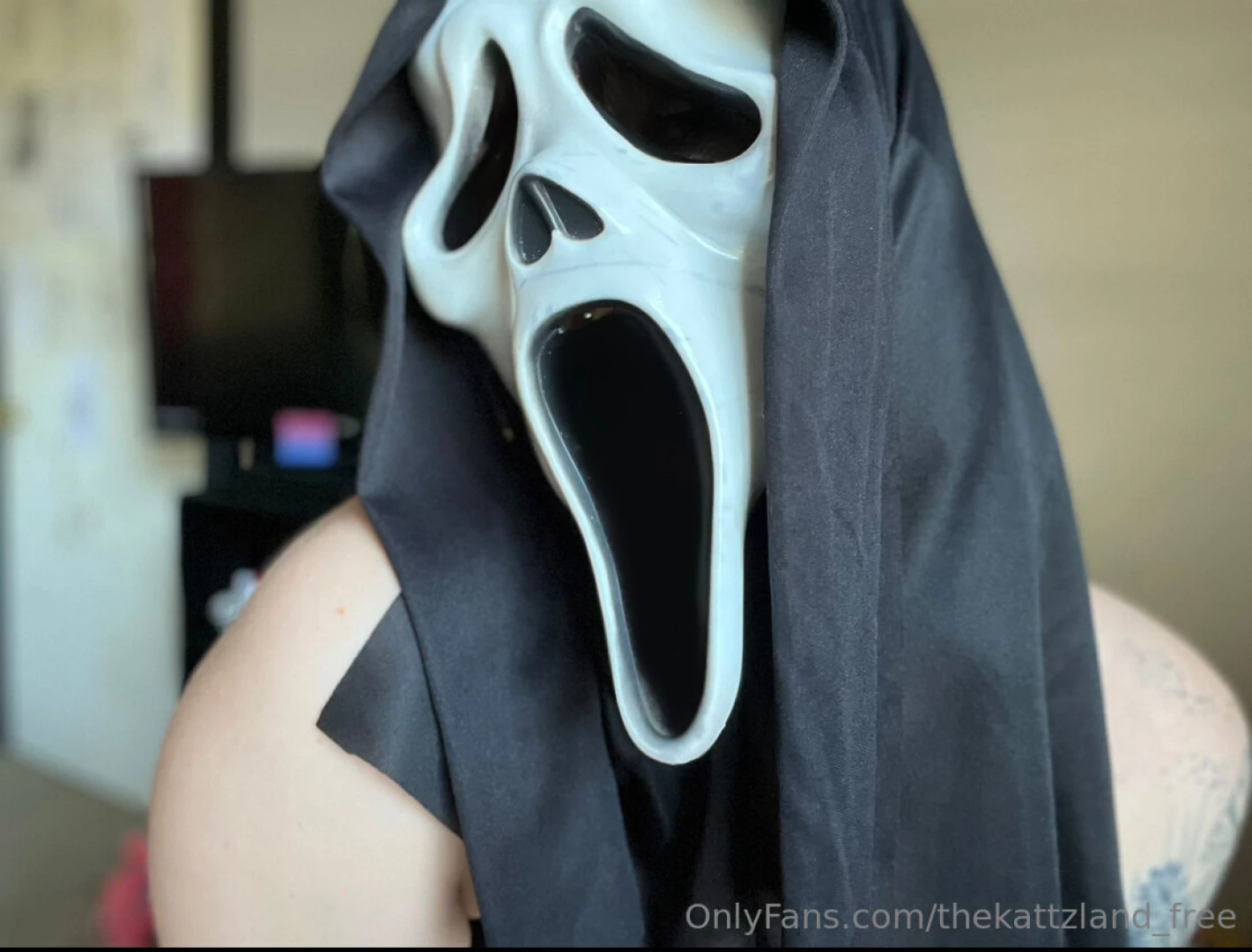 What s your favorite scary movie don t be scared dm momma katt for a 