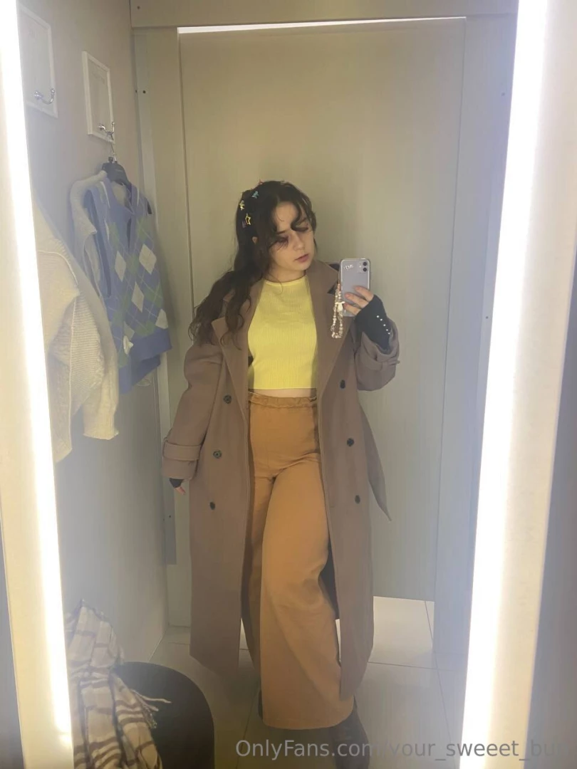 What could we do if we went to the fitting room tell me honey mmm 
