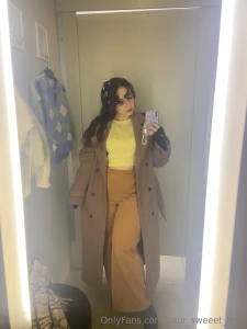 What could we do if we went to the fitting room tell me honey mmm