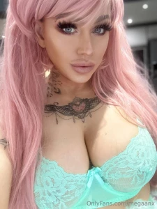 Wow this hot mom has been on onlyfans for 6 years her page is amazing part 4