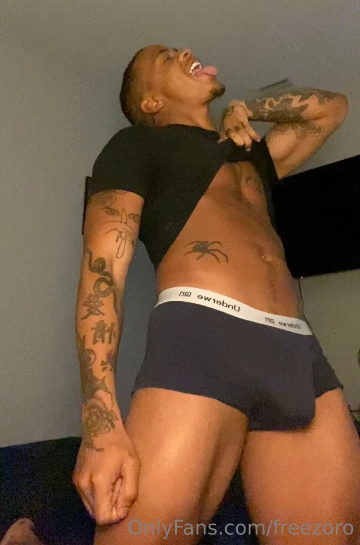 Lick my abs and call me daddy 