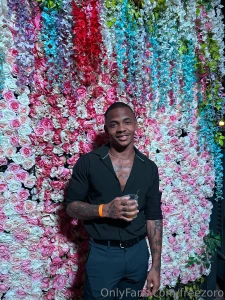 Last night at the club sipping in tito s and sprite with a lime