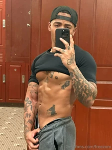 Daddy feelin right in the gym