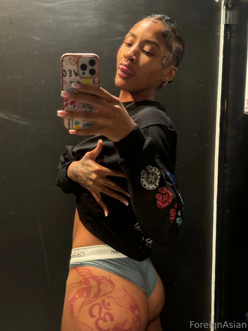 How badly do you want to taste me right now be honest tho 