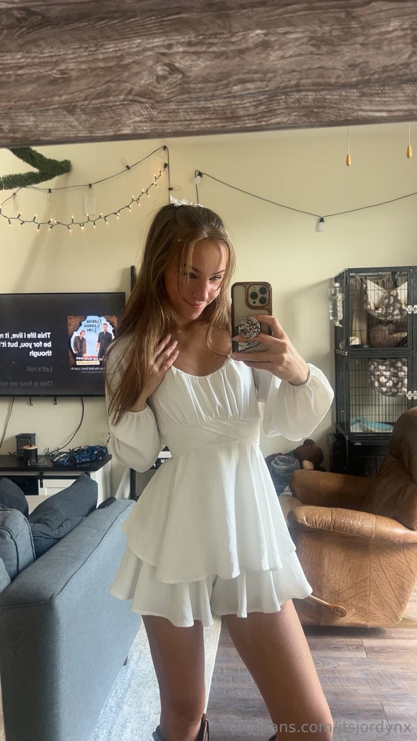 White suits me well 
