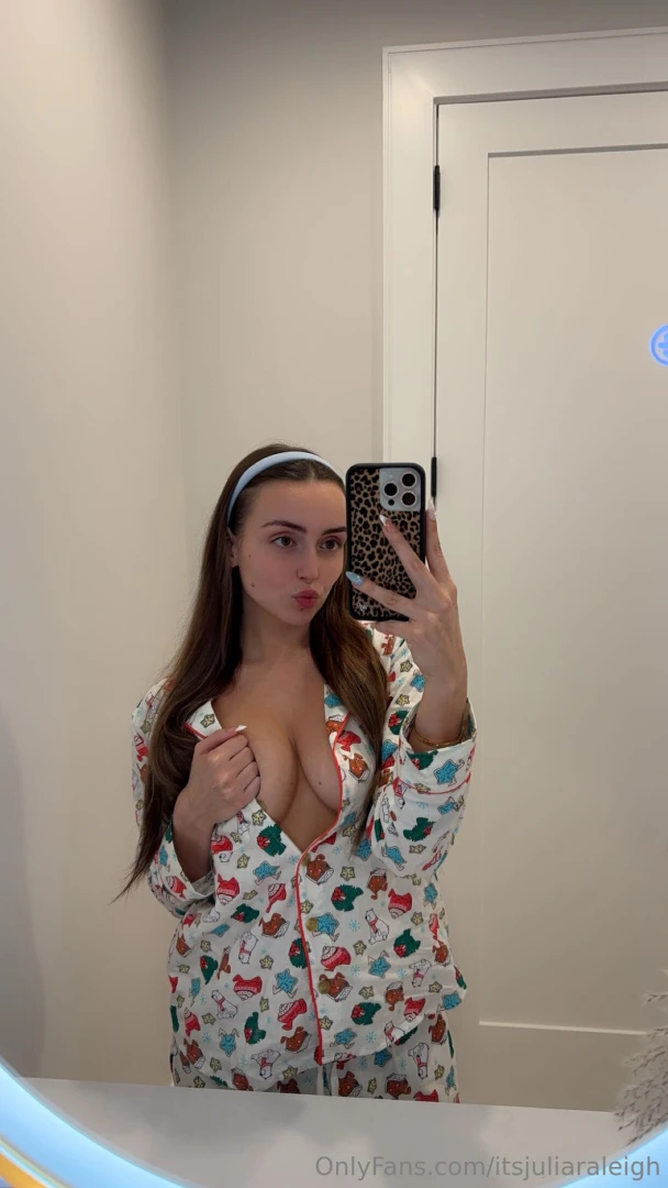 50 off my nsfw page claim ur gift here https onlyfans com 