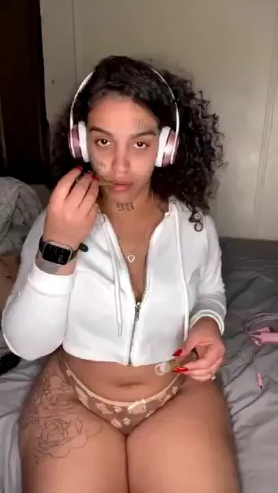 Stream started at 08 26 2024 04 08 pm your gamer girlfriend come join 