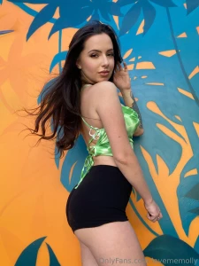 I m live tonight with a crazy show on my vip mollysecret subscribe to